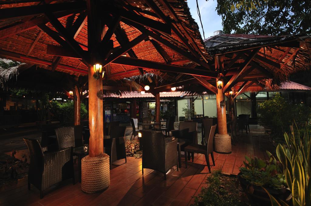 Paya Beach Spa & Dive Resort Kampung Genting Exterior photo